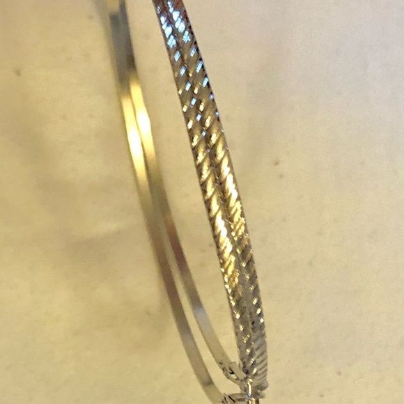 3 1/2” round large hoop pierced earrings silver tone - Picture 5 of 8